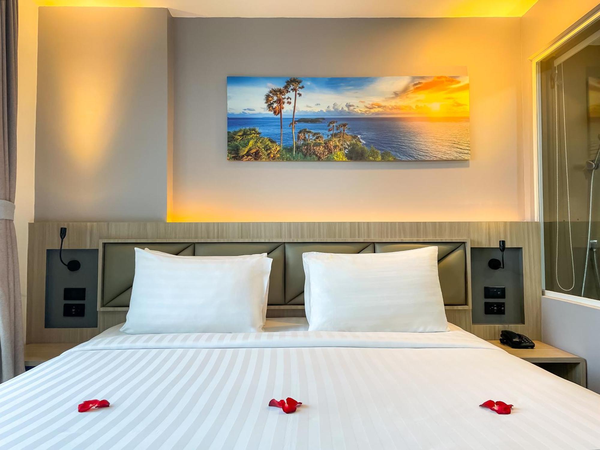 Clarian Hotel Beach パトン エクステリア 写真
