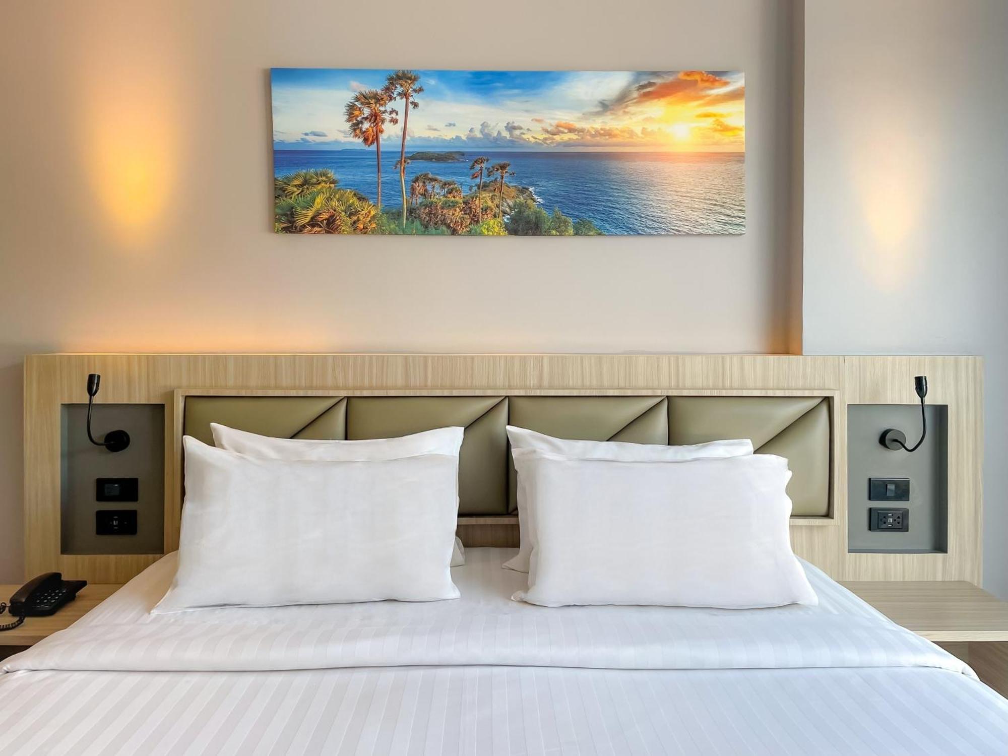 Clarian Hotel Beach パトン エクステリア 写真
