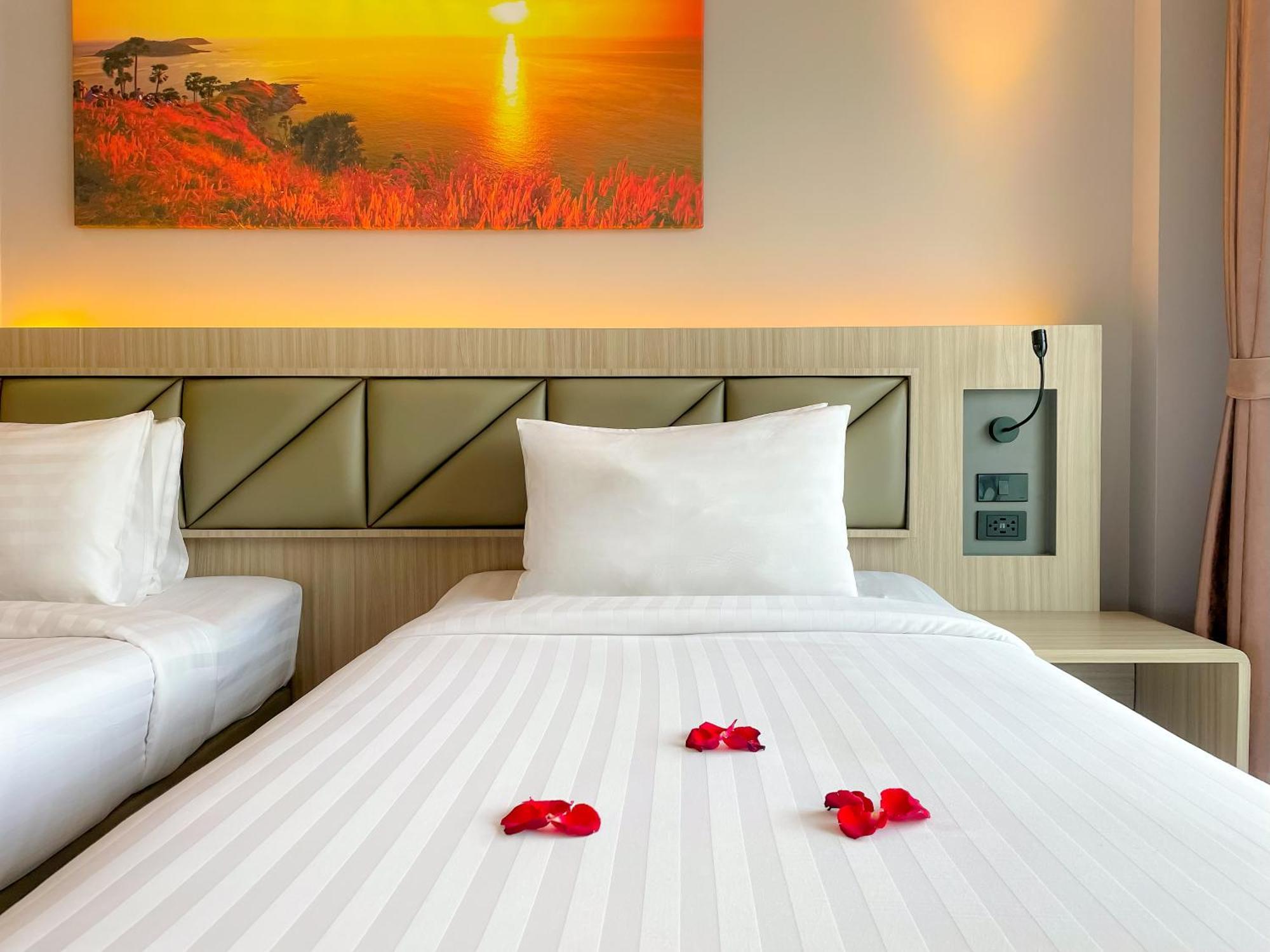 Clarian Hotel Beach パトン エクステリア 写真