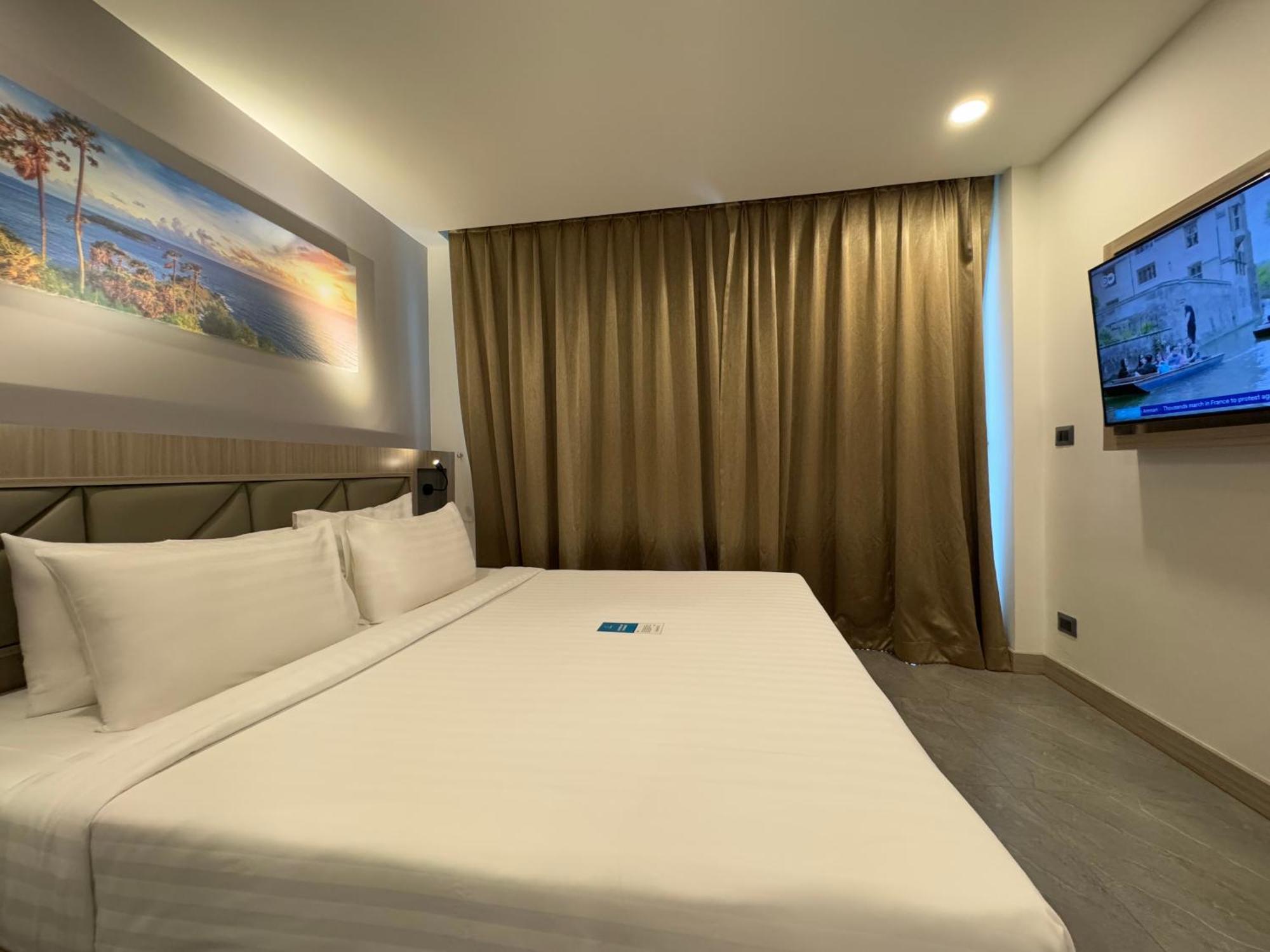 Clarian Hotel Beach パトン エクステリア 写真