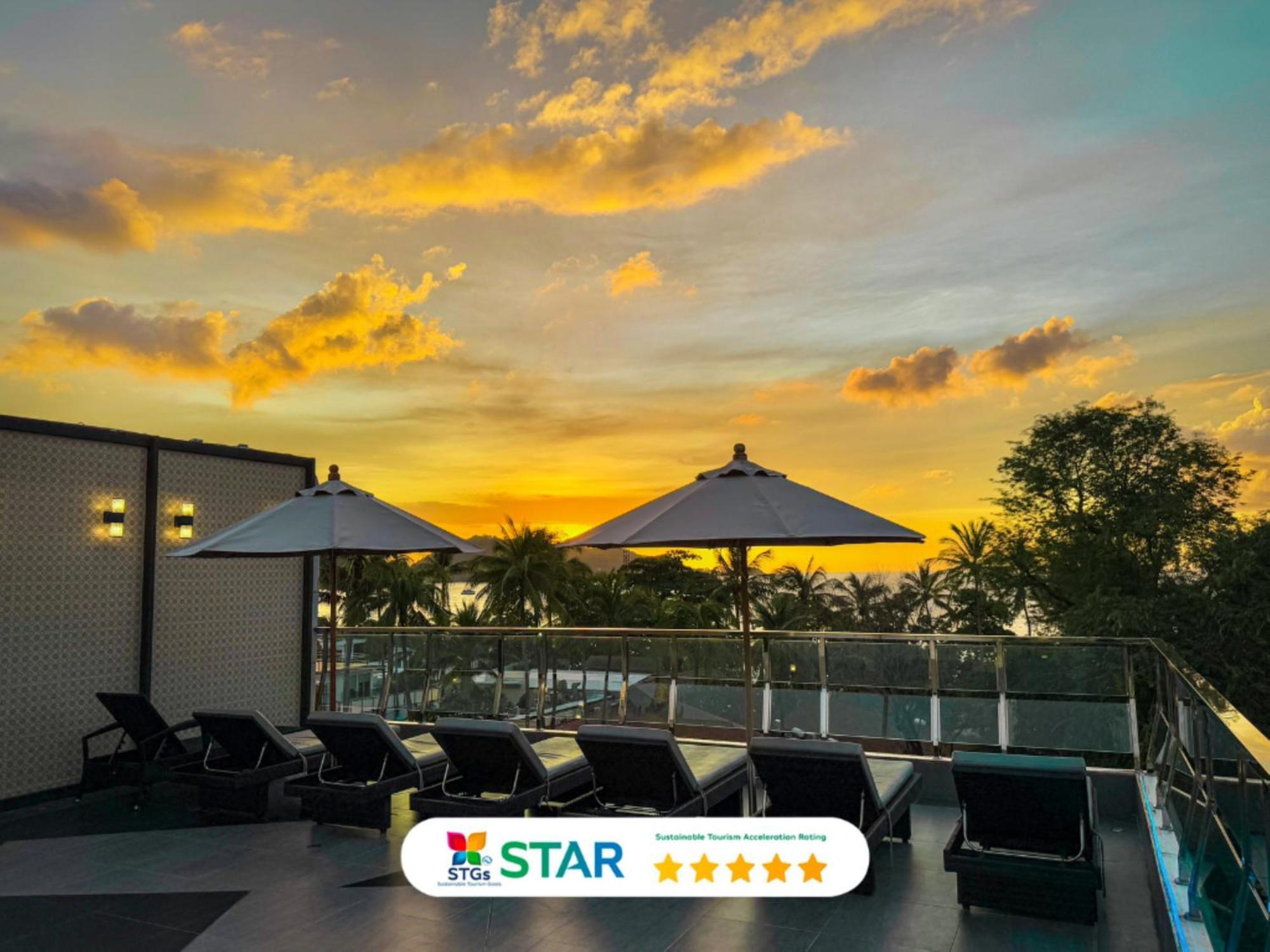 Clarian Hotel Beach パトン エクステリア 写真