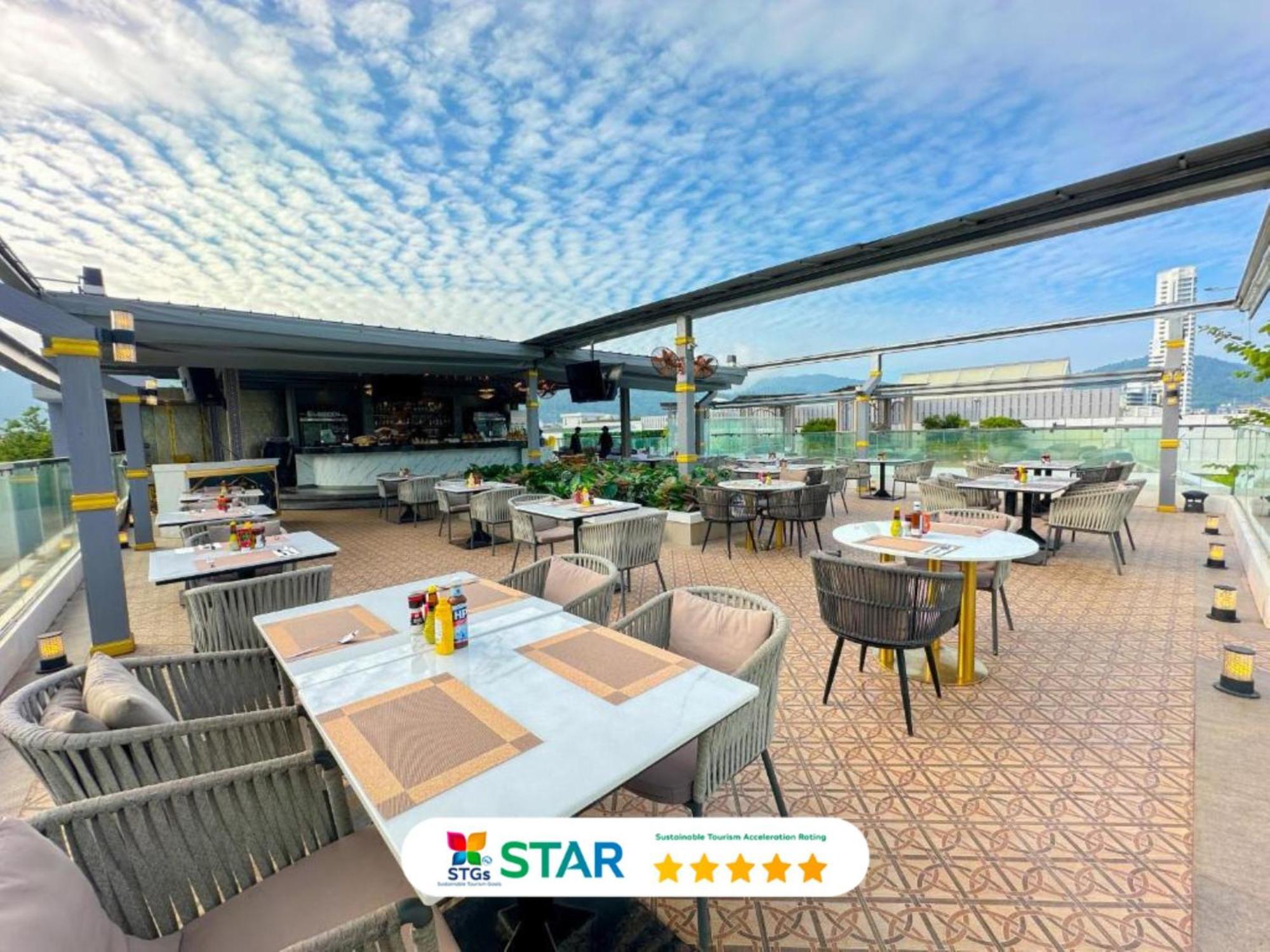 Clarian Hotel Beach パトン エクステリア 写真